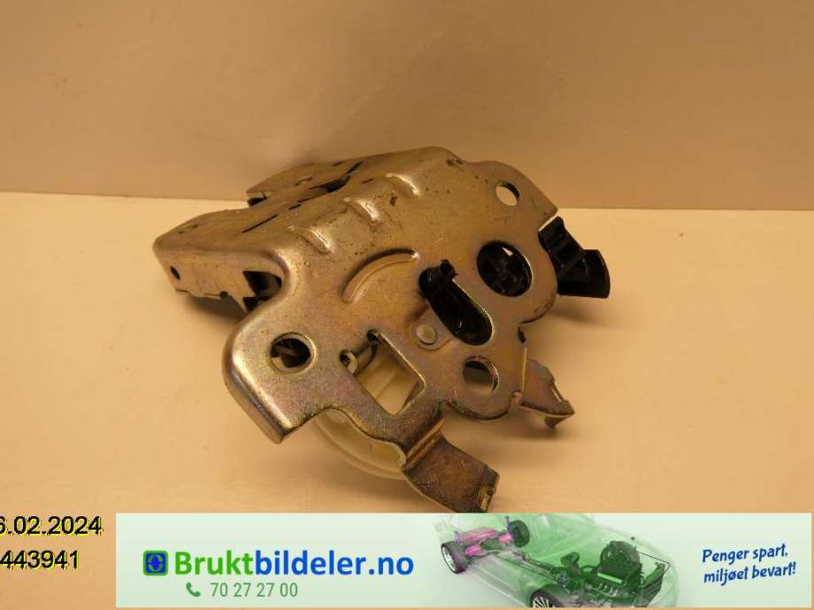 Baklukelås til Škoda Rapid 2012-2019  (SKODA|5E0 827 505|)