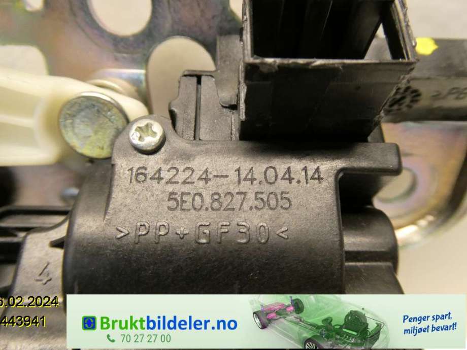 Baklukelås til Škoda Rapid 2012-2019  (SKODA|5E0 827 505|)