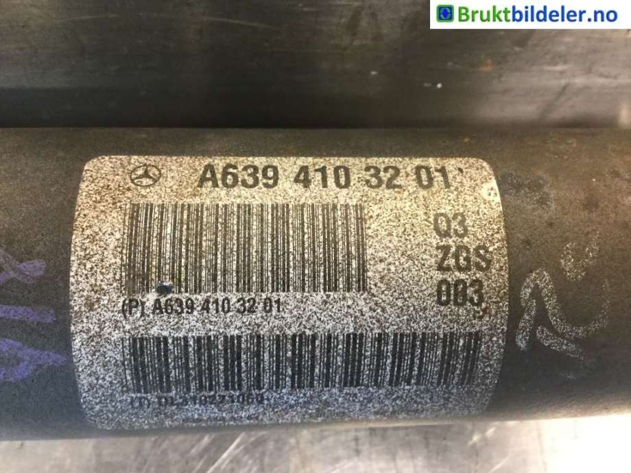 Mellomaksel fremre til Mercedes Vito/Viano 2010-2014 (Fase 2) (W639) (W639) (MERCEDES|A 639 410 32 01|)