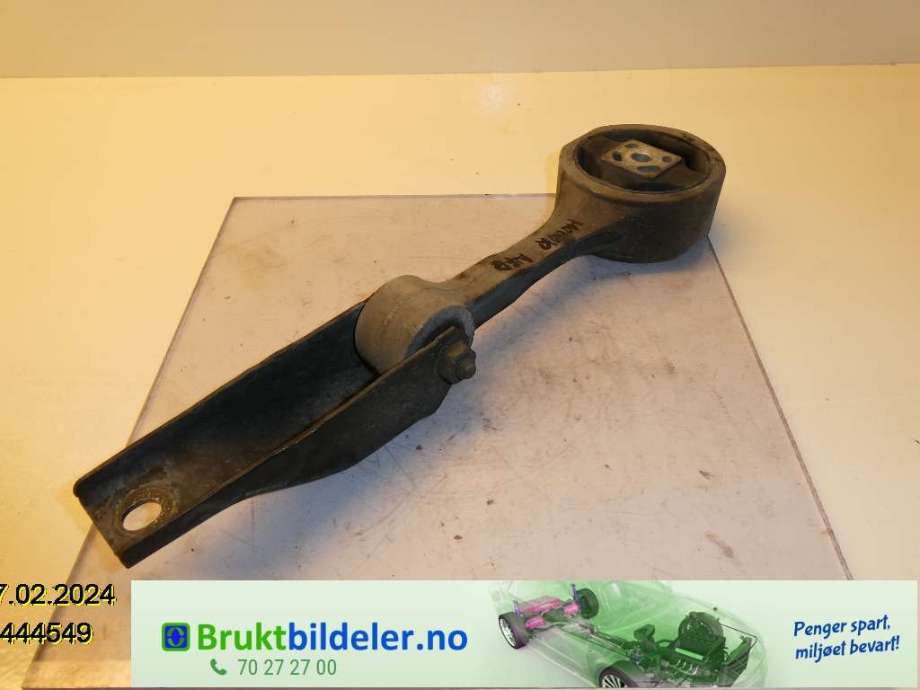 Motorfeste til Škoda Rapid, 2012-2019  (SKODA|6Q0199851BD)