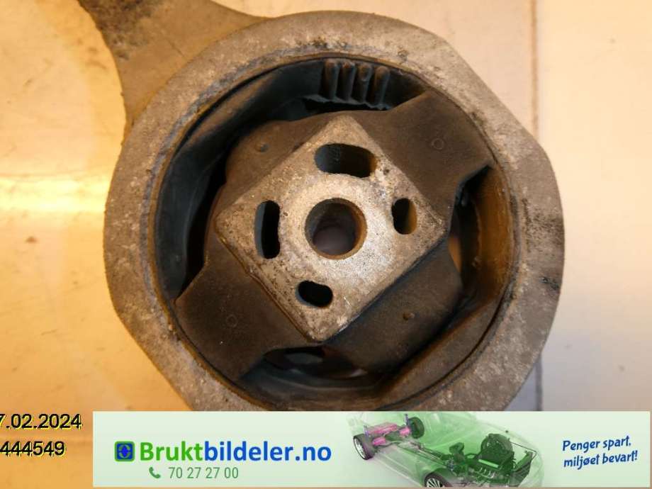 Motorfeste til Škoda Rapid 2012-2019  (SKODA|6Q0199851BD||6Q0 199 851 BD)