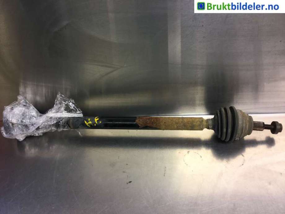 Drivaksel høyre foran til VW Caddy 2004-2010 (Type III, Fase 1) (VOLKSWAGEN|1K0 407 272 CC|)