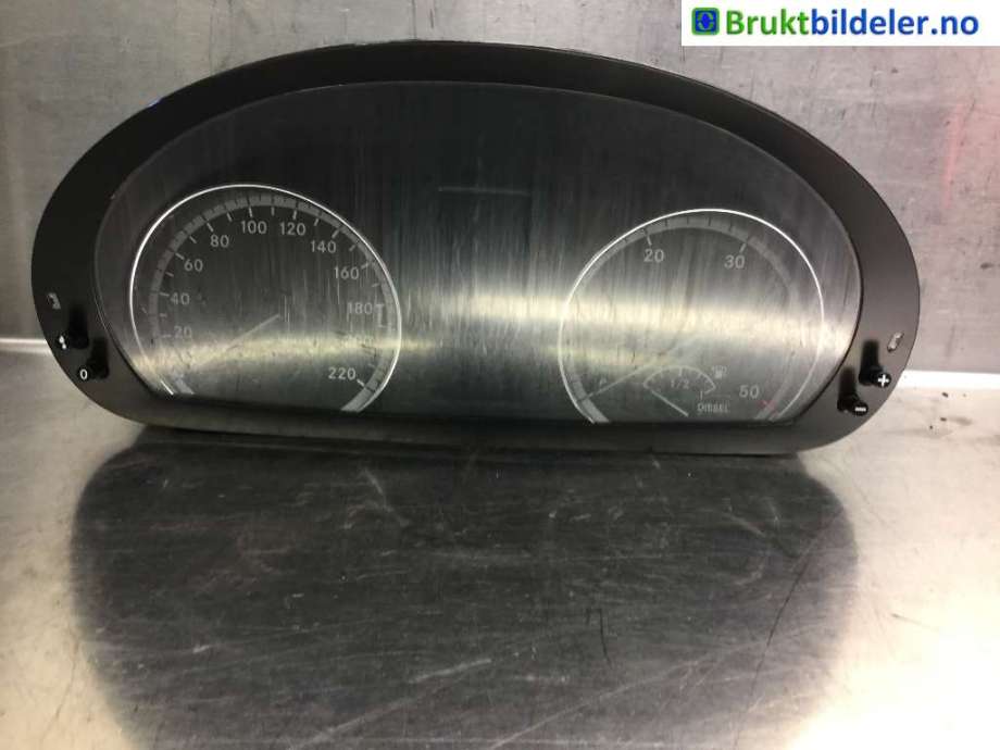 Instrumentpanel til Mercedes Vito/Viano 2010-2014 (Fase 2) (W639) (W639) (MERCEDES|A 639 900 56 00|)