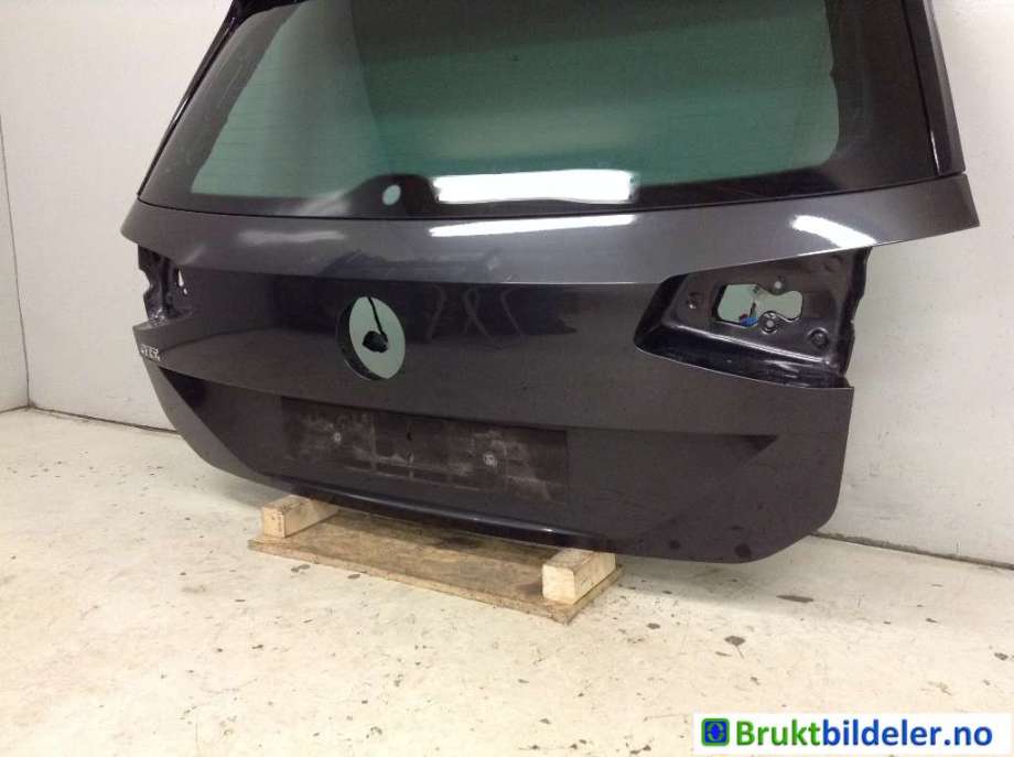 Bakluke til VW Passat 2015-2019 (Fase 1) (B8) (B8) (VOLKSWAGEN|3G9 827 025||3G9 827 025 A)