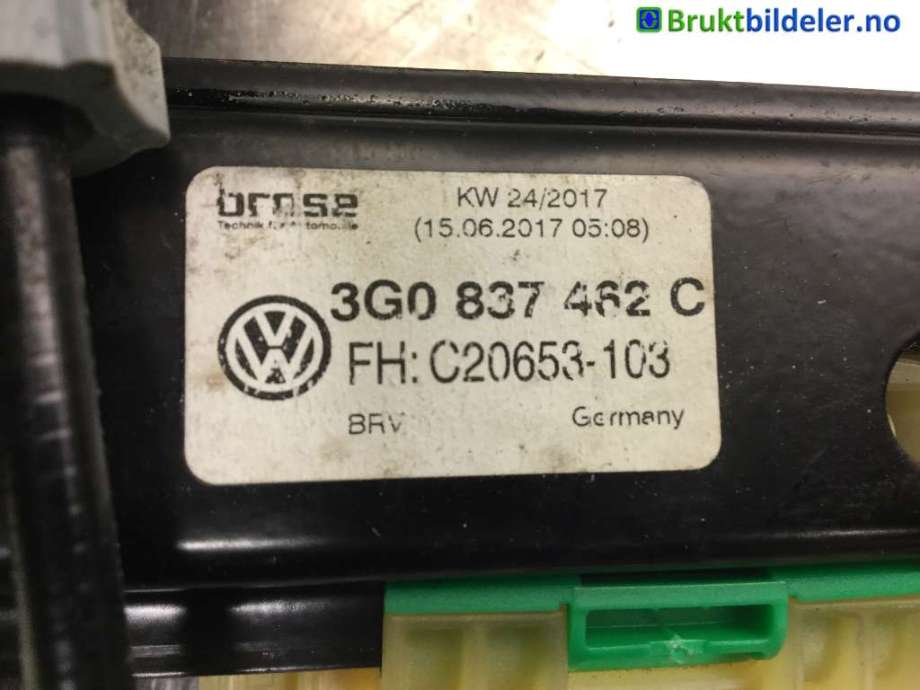Ruteheis til VW Passat 2015-2019 (Fase 1) (B8) (B8) (VOLKSWAGEN|3G0 837 462 C|)