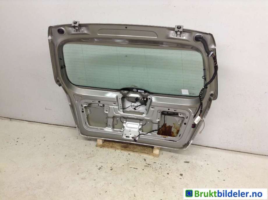 Bakluke combi til Škoda Fabia 2014-2021 (Type III)  (SKODA|6V6 827 025 H|)