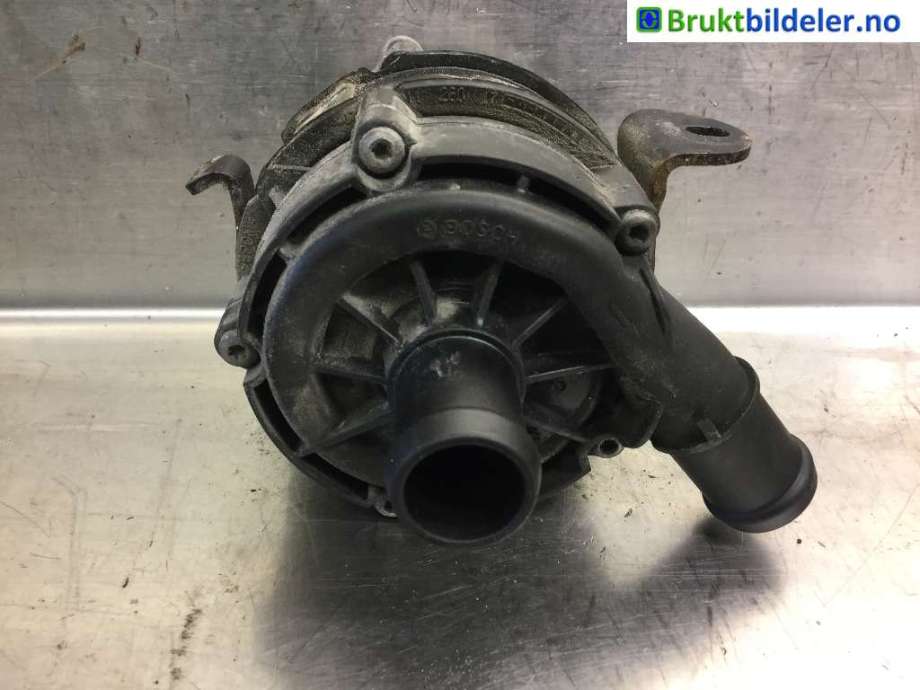 Vannpumpe til VW Passat 2015-2019 (Fase 1) (B8) (B8) (VOLKSWAGEN|04L 965 567|0 392 024 003|)