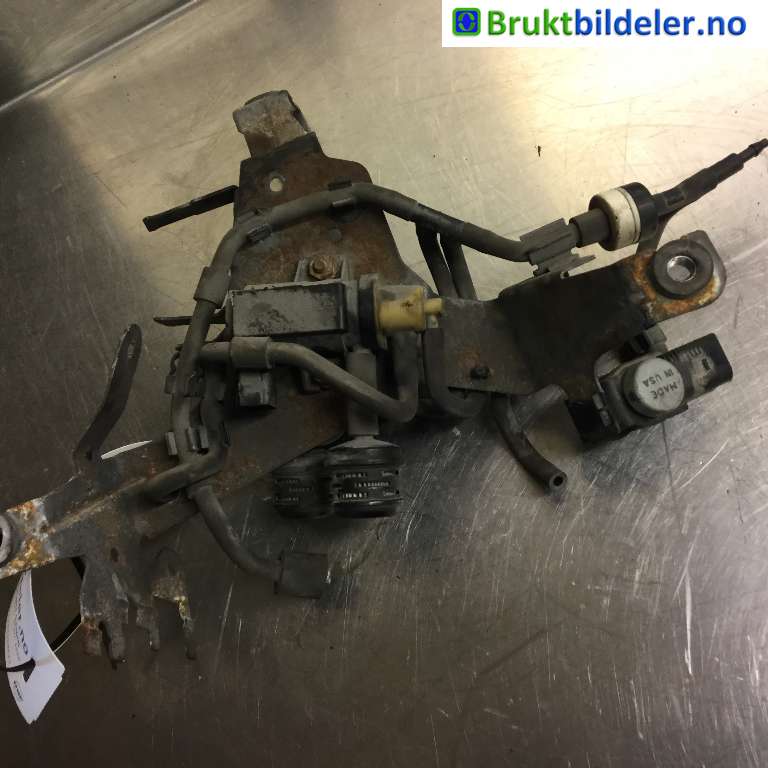 Vakuumventil til VW Transporter / Caravelle 2009-2015 (Fase 2) (T5) (T5) (VOLKSWAGEN|1K0906627 A|)