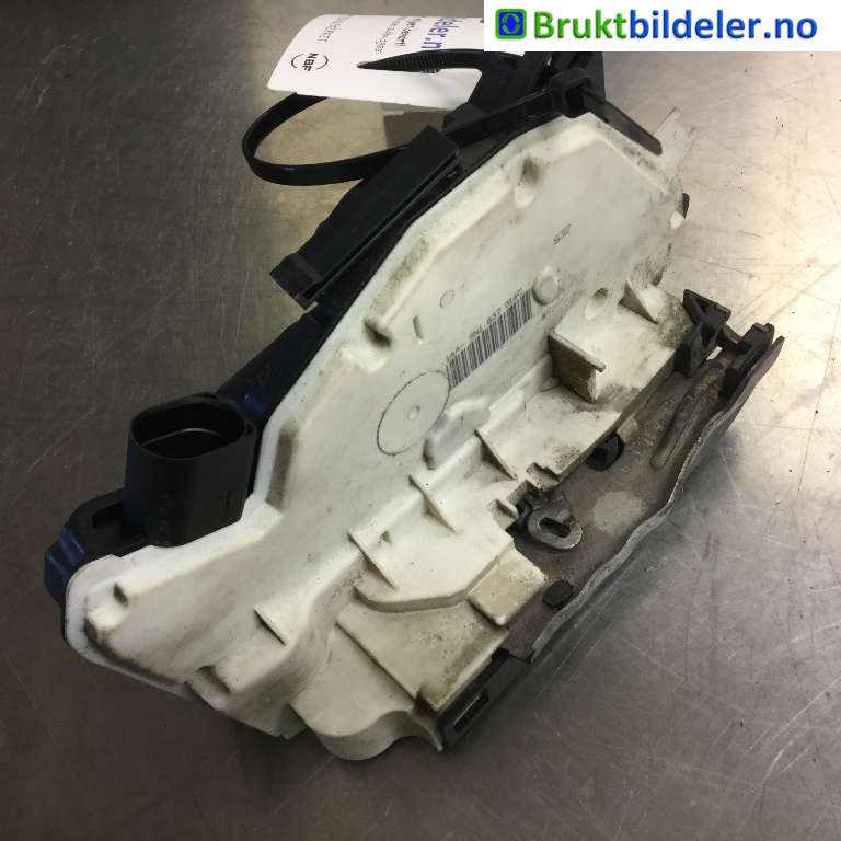 Låsekasse høyre foran til Škoda Superb, 2008-2015 (Type II)  (SKODA|5N1 837 016 C)
