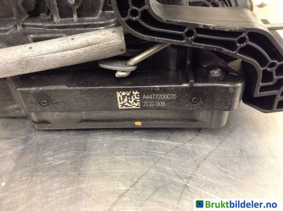 Låsekasse venstre foran til Mercedes Vito 2014-->> (W447) (W447) (MERCEDES|A 447 720 00 35|)