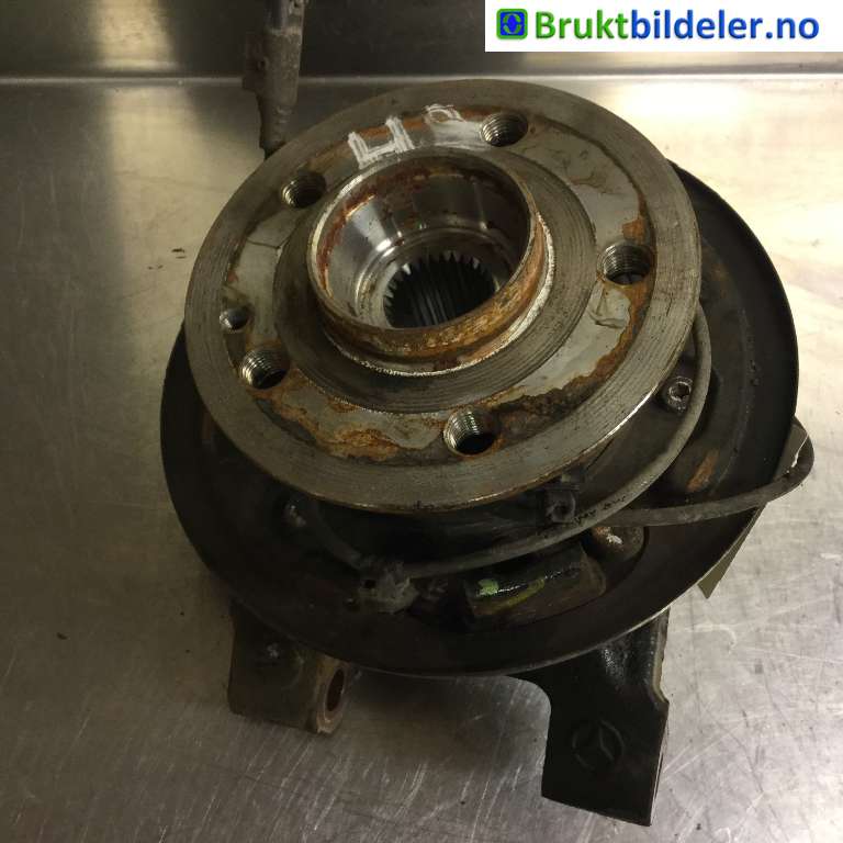 Hjulspindel høyre bak til Mercedes Vito 2014-->> (W447) (W447) (MERCEDES|A 447 357 01 06|)