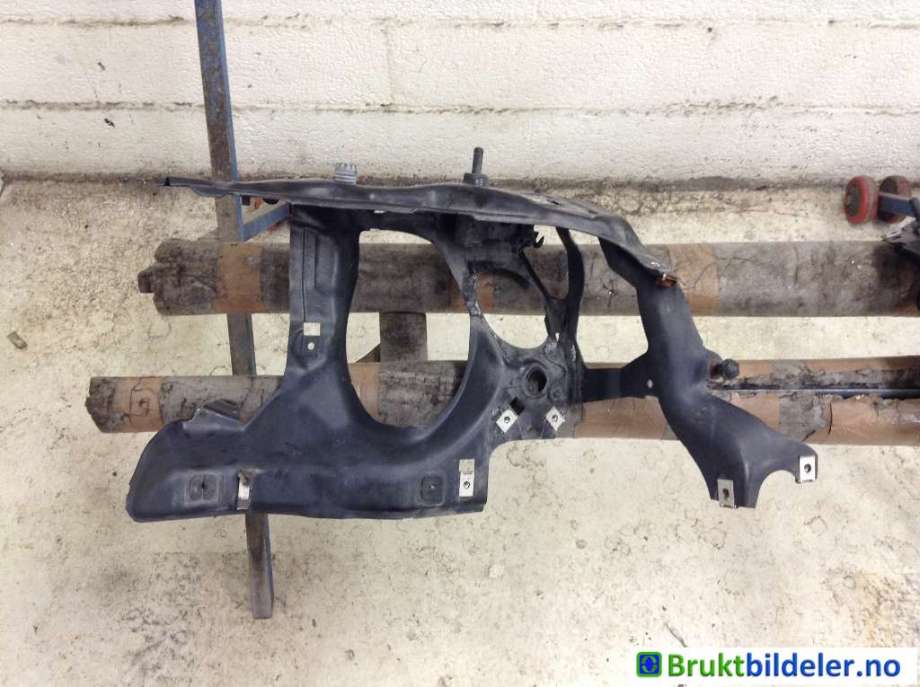 Frontlyktehus til BMW 7-Serie, 2000-2008 (E65/E66/E67/E88) (E65/E66/E67/E88) (BMW|51 71 7 022 968)