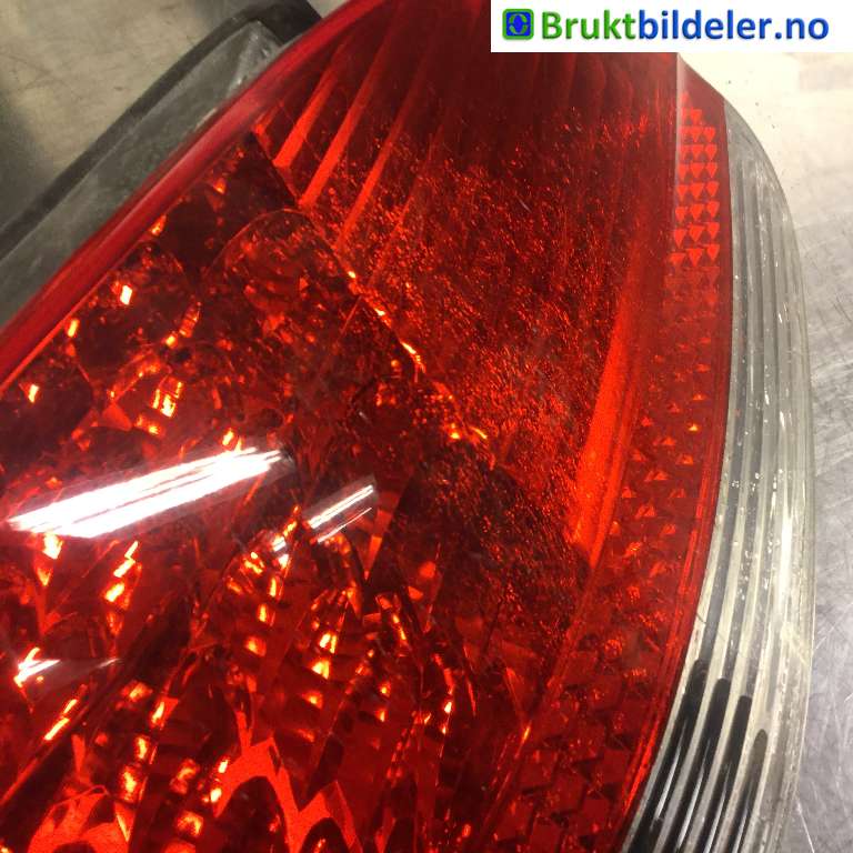 Baklykt høyre til BMW 7-Serie 2000-2008 (E65/E66/E67/E88) (E65/E66/E67/E88) (BMW|63217164736|)