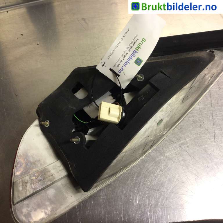 Baklykt høyre til BMW 7-Serie 2000-2008 (E65/E66/E67/E88) (E65/E66/E67/E88) (BMW|63217164736|)