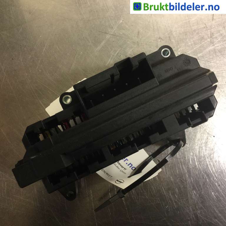 Sikringsboks til BMW 7-Serie 2000-2008 (E65/E66/E67/E88) (E65/E66/E67/E88) (BMW|61.13 6 900 583-01|106887 10|)