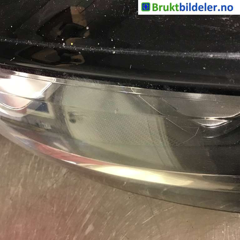 Frontlykt høyre xenon til VW Golf VII 2012-2017 (Fase 1)  (VOLKSWAGEN|5G1 941 040|90024314|5G1 941 032)