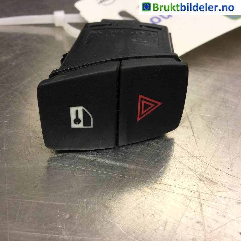 Bryter nødblink til BMW 3-Serie, 2012-2018 (F30/F31/F34) (F30/F31/F34) (BMW|61 31 9 231 786)