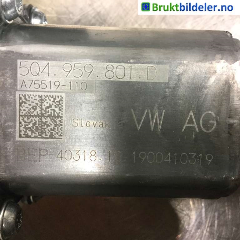 Ruteheis høyre bak til VW Passat 2015-2019 (Fase 1) (B8) (B8) (VOLKSWAGEN|5Q4 959 801 D|)