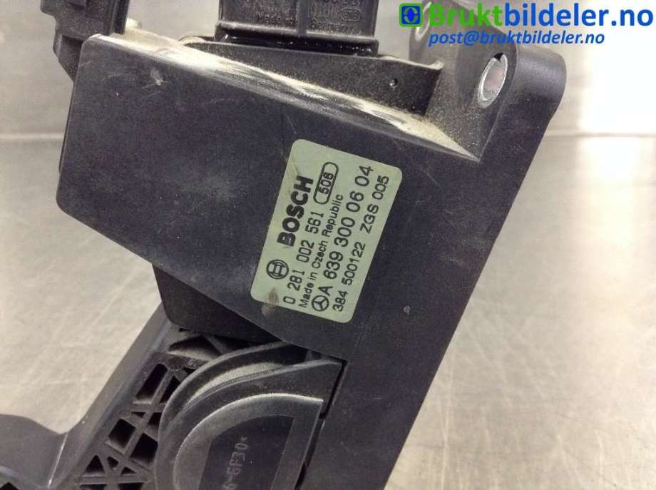 Pedal gass til Mercedes Vito/Viano 2004-2010 (Fase 1) (W639) (W639) (MERCEDES|A 639 300 06 04|0 281 002 561|)
