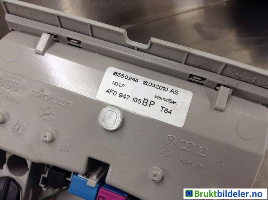Tak konsoll til Audi A6, Allroad 2008-2011 (Type II, Fase 2) (C6) (C6) (AUDI|4F0 947 135 BP|)