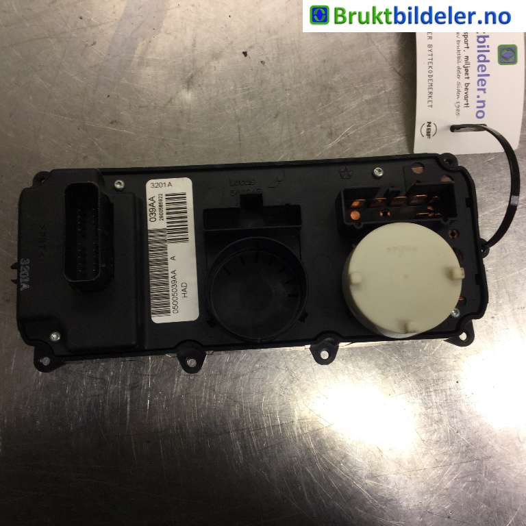 Varmeapparat betjening til Chrysler Voyager 2001-2008 (Type IV)  (CHRYSLER|5005039AA|)