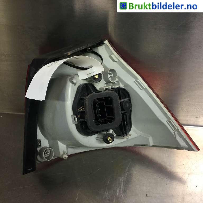 Baklykt venstre til VW Golf V, Combi 2003-2008  (VOLKSWAGEN|1K6 945 095 E|028490102B|)