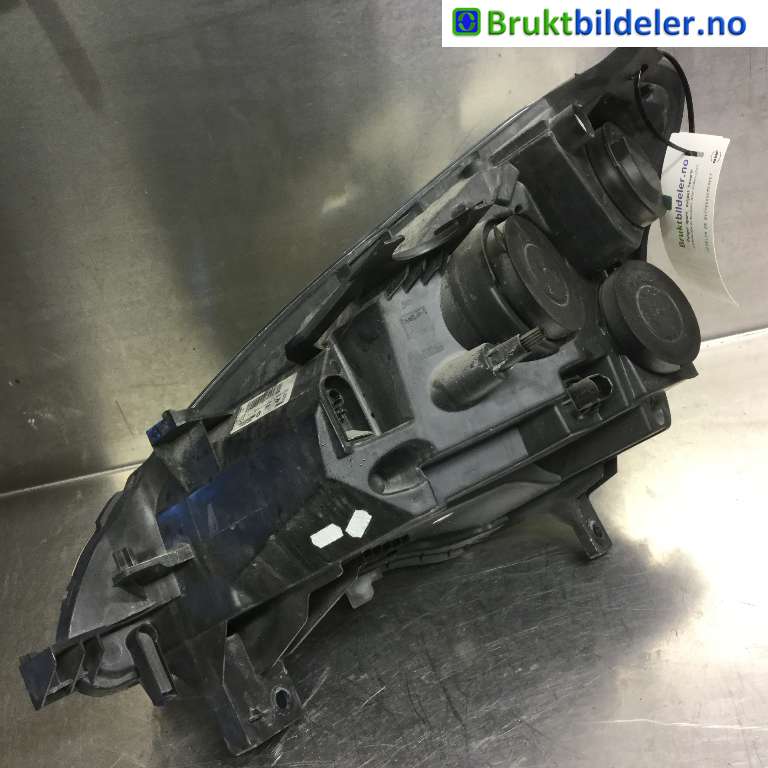 Frontlykt høyre halogen til Peugeot Partner 2015-2019 (Type II, Fase 2)  (PEUGEOT|9682828180|89318041|----------)