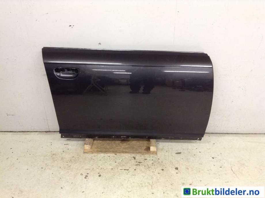 Dør høyre foran til Audi A6, Allroad, 2008-2011 (Type II, Fase 2) (C6) (C6) (AUDI|4F0 831 052 F)