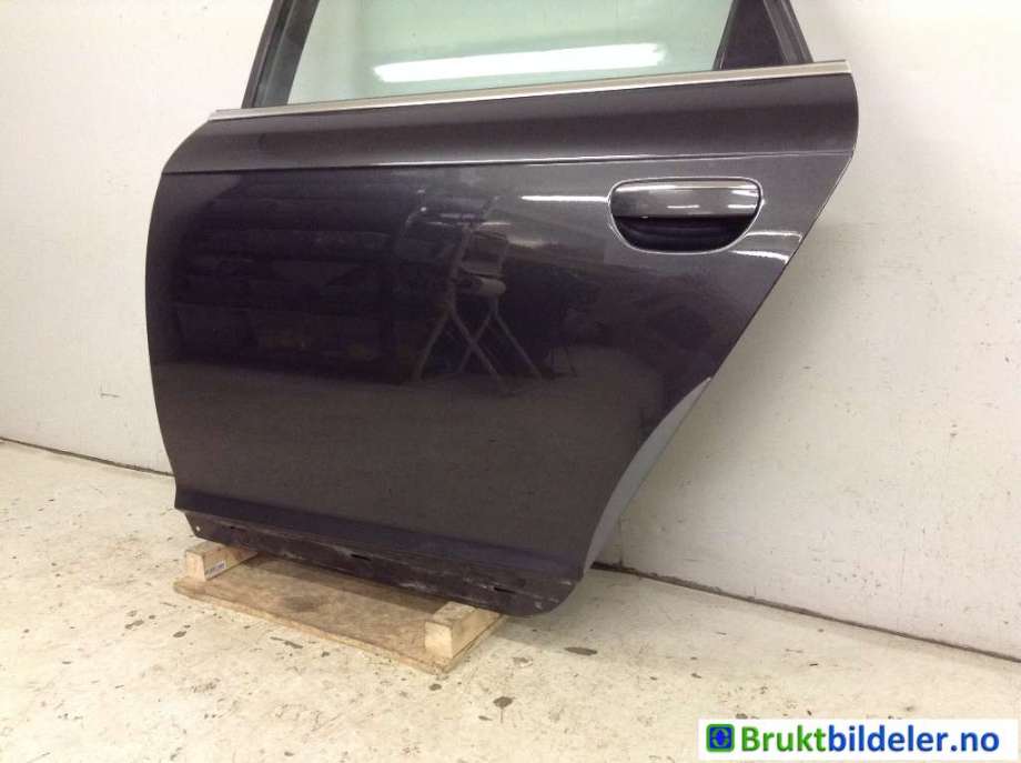 Dør venstre bak til Audi A6, Allroad 2008-2011 (Type II, Fase 2) (C6) (C6) (AUDI|4F0 833 051 G|)