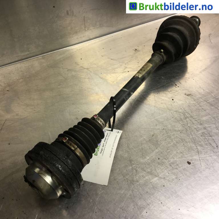 Drivaksel venstre foran til VW Transporter / Caravelle 2009-2015 (Fase 2) (T5) (T5) (VOLKSWAGEN|7E0 407 271 F|)