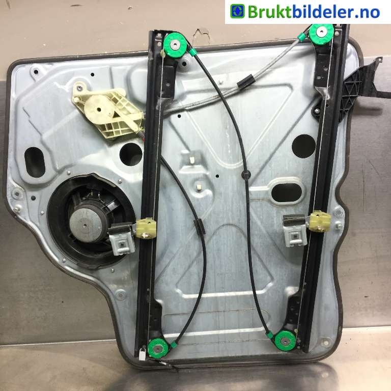 Ruteheis til VW Transporter / Caravelle 2009-2015 (Fase 2) (T5) (T5) (VOLKSWAGEN|7E1 837 729 B|1001210947|)