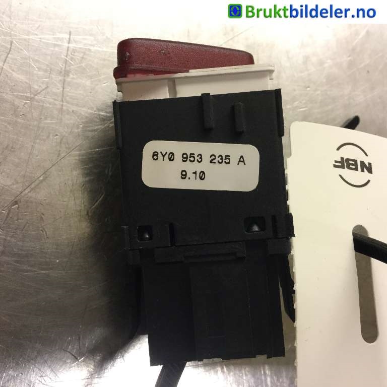 Bryter nødblink til VW Transporter / Caravelle 2009-2015 (Fase 2) (T5) (T5) (VOLKSWAGEN|6Y0 953 235 A|)