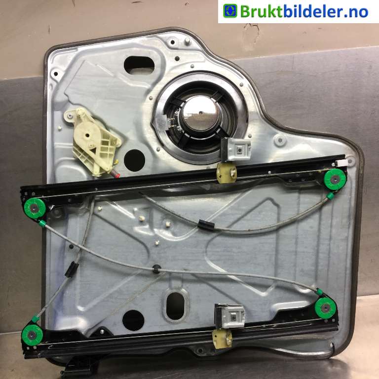 Ruteheis til VW Transporter / Caravelle 2009-2015 (Fase 2) (T5) (T5) (VOLKSWAGEN|7E1 837 730 B|1001201358|)