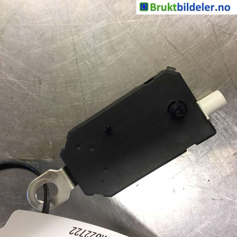 Antenne forsterker til Tesla Model Y 2021-2024 (Type I)  (1098046-00-C|)