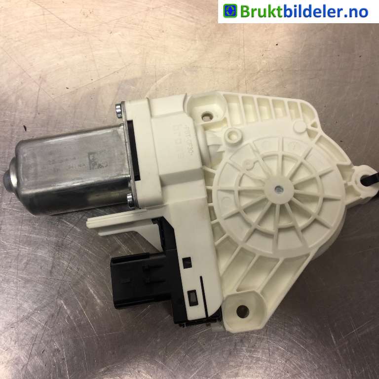 Ruteheis høyre foran til Tesla Model Y 2021-2024 (Type I)  (1526801-00-C|G03483-101|)