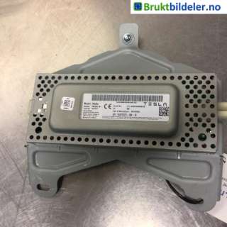 Bilstereo diverse til Tesla Model Y,   (|1527973-00-D)
