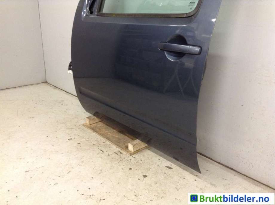 Dør venstre foran til Nissan Pathfinder 2005-2010 (Fase 1) (R51) (R51) (NISSAN|80101EB330|)