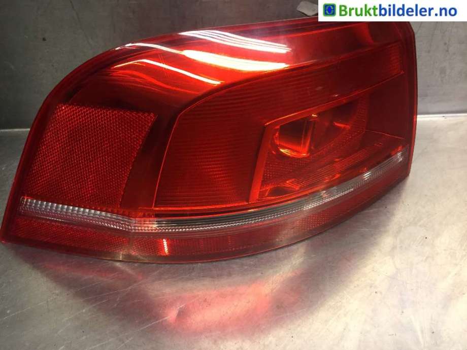 Baklykt venstre til VW Passat, 2011-2015 (B7) (B7) (VOLKSWAGEN|3AF 945 095 E)