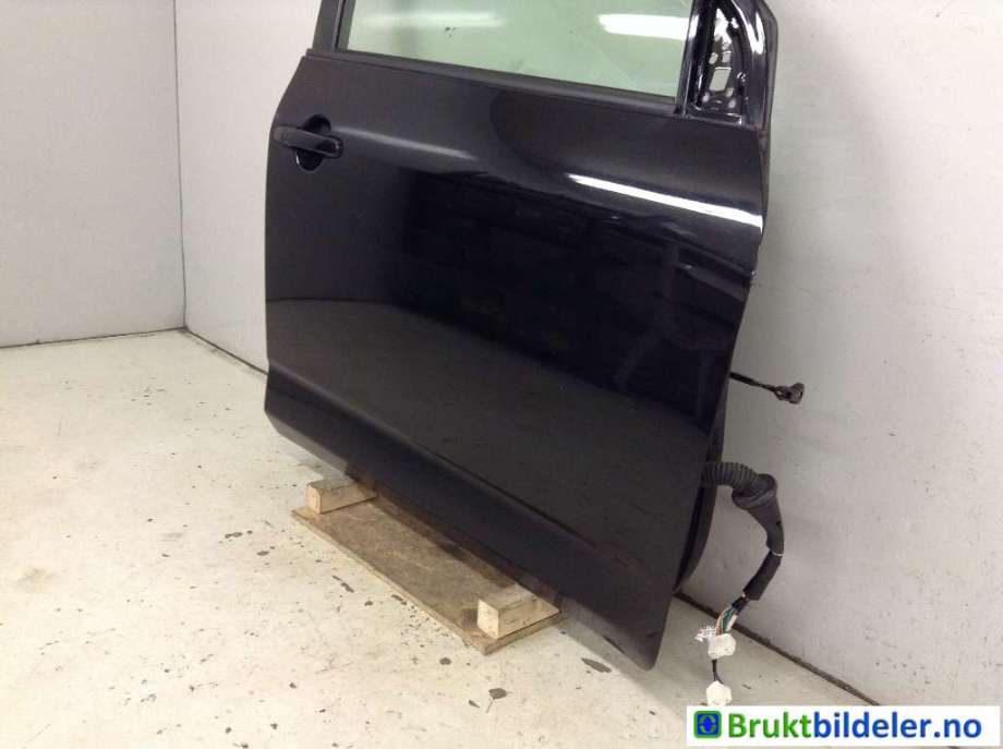 Dør høyre foran til Toyota RAV4 2006-2009 (Type III, Fase 1)  (TOYOTA|67001 42120|)