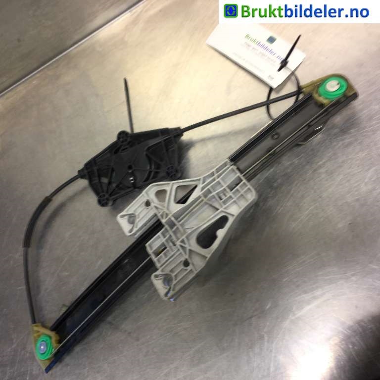 Ruteheis til Audi A4, Allroad 2009-2016 (Type I) (B8) (B8) (AUDI|8K0 839 462 A|)