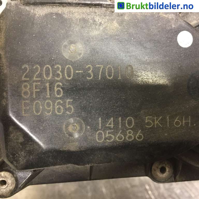 Spjeldhus til Toyota Corolla 2007-2013  (TOYOTA|2203037010|22030-37010|)