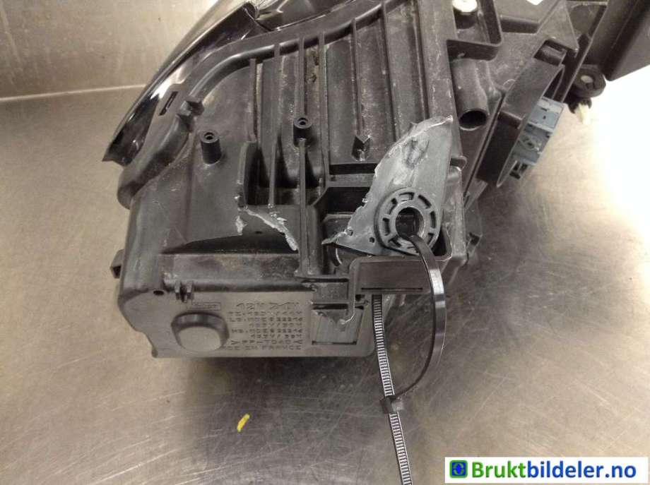 Frontlykt venstre halogen til DS DS3 Crossback 2019-->> (DS|9820840780|89912435|16 429 914 80)