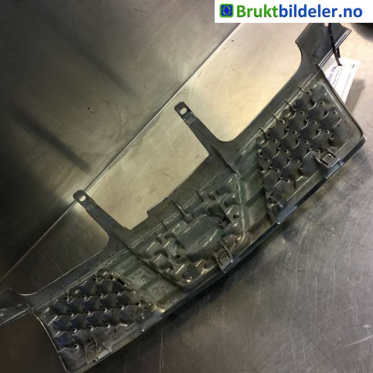 Grill til Nissan X-Trail 2002-2007 (T30) (T30) (NISSAN|62310EQ400|)