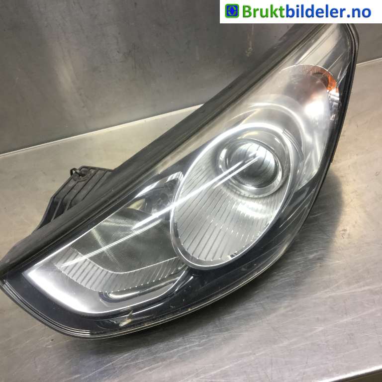 Frontlykt venstre halogen til Hyundai Ix35, 2010-2015  (HYUNDAI|921012Y000)
