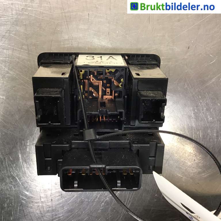 Bryter diverse til Subaru Legacy 2003-2007 (Type IV, Fase 1)  (SUBARU|83001-AG310-JC|)