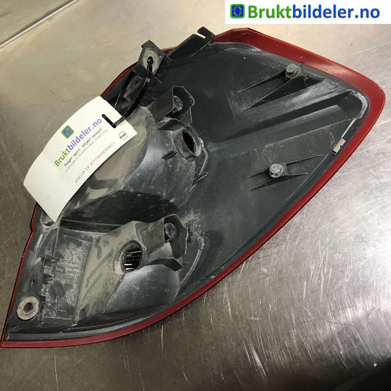 Baklykt venstre til Subaru Legacy 2003-2007 (Type IV, Fase 1)  (SUBARU|84912AG130|)