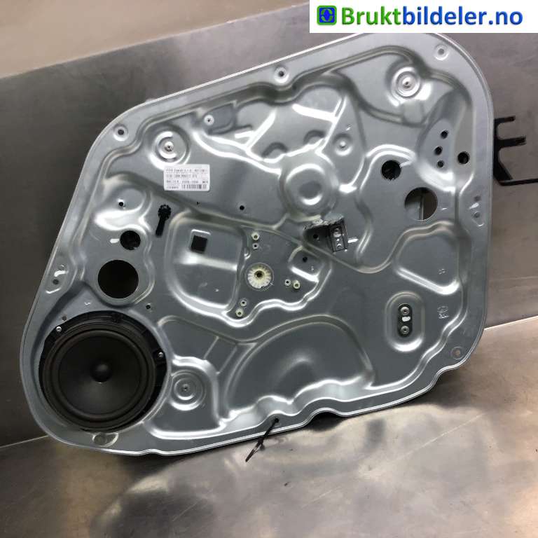 Ruteheis til Hyundai Ix20 2010-2017  (HYUNDAI|81320-1K020|)