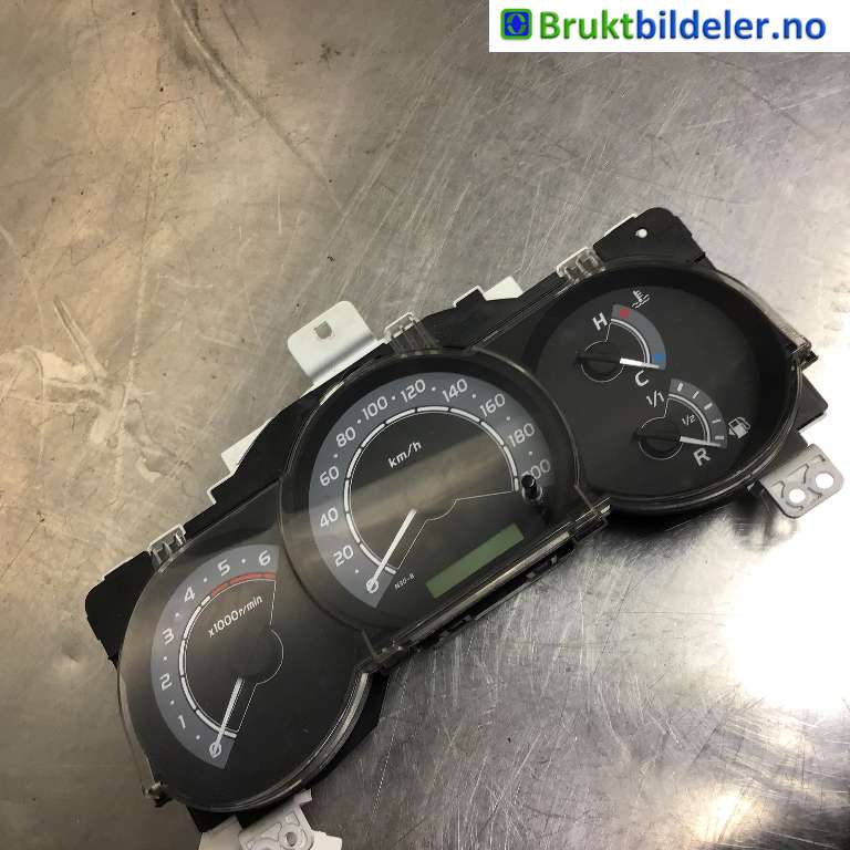 Instrumentpanel til Toyota Hilux, 2006-2011  (TOYOTA|83800-F0051-A)