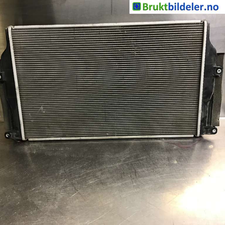 Radiator (manuell gir) til Toyota RAV4 2006-2009 (Type III, Fase 1)  (TOYOTA|16400-26390|)