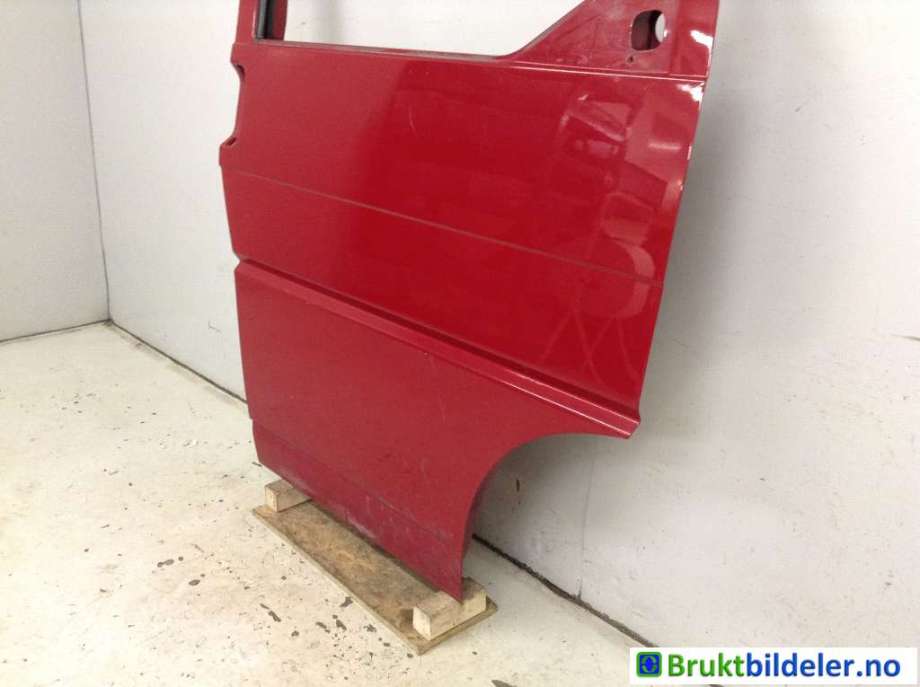 Dør høyre 2dørs til VW Transporter / Caravelle 1990-2003 (T4) (T4) (VOLKSWAGEN|7D0 831 056 D|)